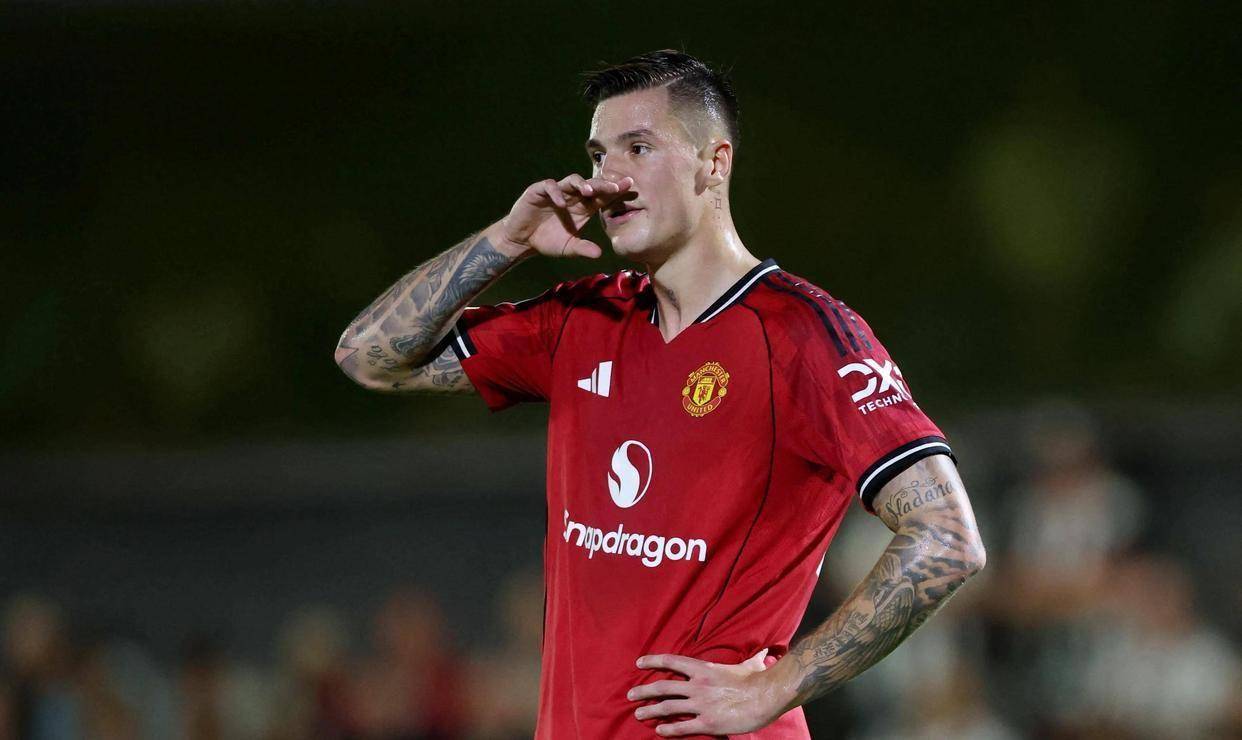 开云体育网站 -冲刺阶段曼联调整名单以备德甲，远射贴柱环节打磨，质疑声仍在，赛程密集仍需轮换的简单介绍